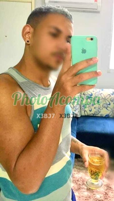 Thiago, garoto de programa em Copacabana (RJ)