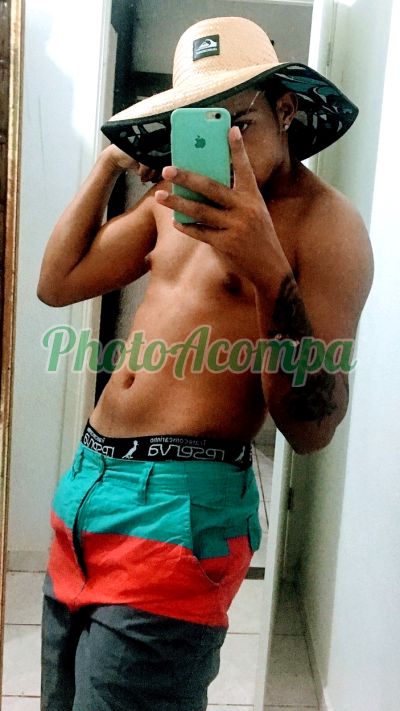 Thiago, garoto de programa em Copacabana (RJ)