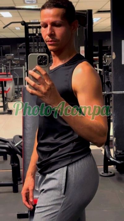 Léo Safado, garoto de programa em Jacarepaguá (RJ)