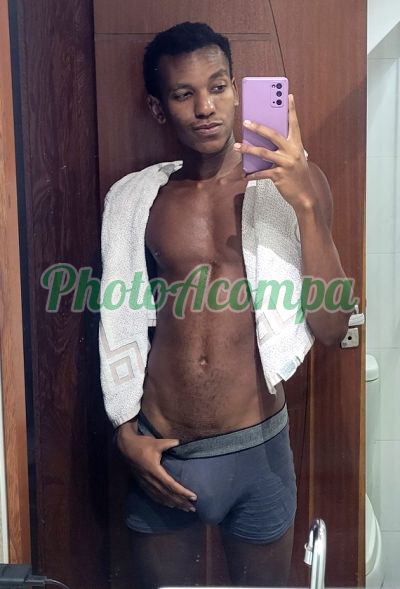 Jhon (21) 98209-8531, garoto de programa em Curitiba