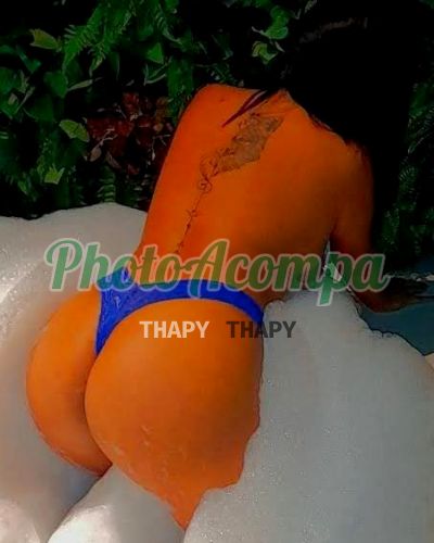 Jade, mulher que faz videochamadas e sexting