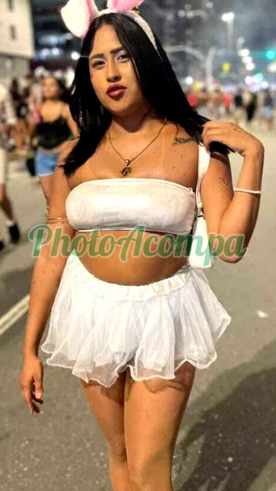 Letícia, mulher que faz videochamadas e sexting