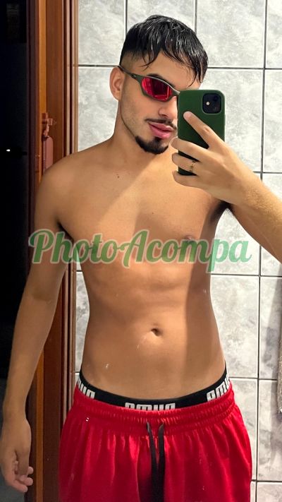 Valentim Medrado, garoto de programa em Tatuapé (SP)
