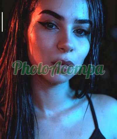 Lilithli, mulher que faz videochamadas e sexting