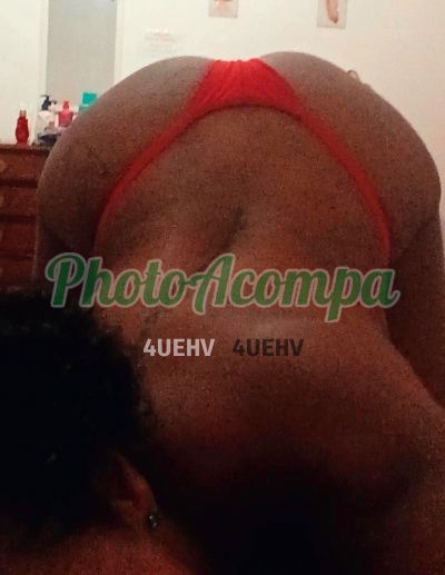 Lívia, acompanhante em Ibatiba