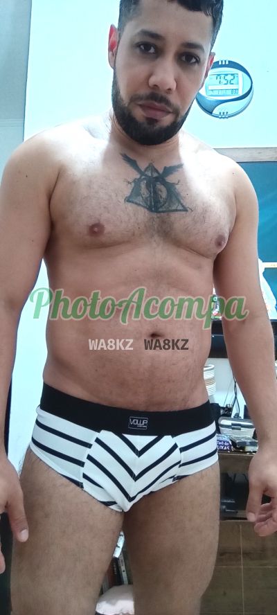 Pietro, homem que faz massagens eróticas em Praia Grande