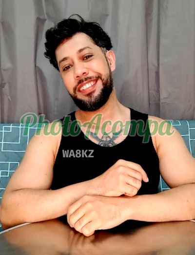 Pietro, homem que faz massagens eróticas em Praia Grande