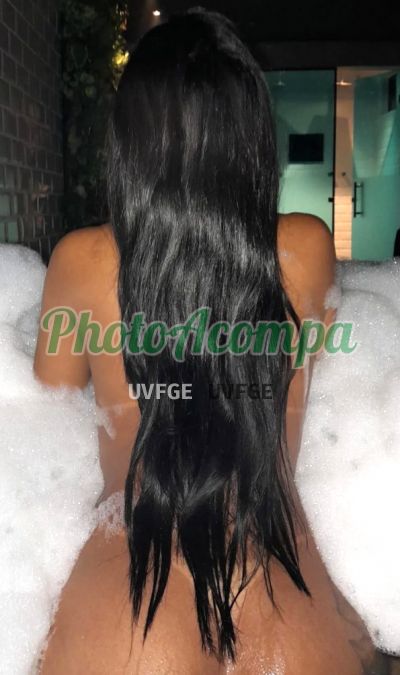 Loranny, acompanhante no Guarujá