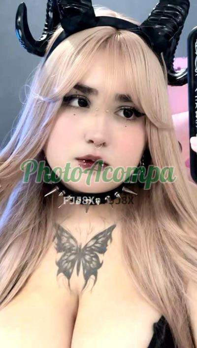 Lilith, mulher que faz videochamadas e sexting