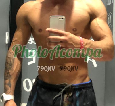 Lucas, garoto de programa em Santos