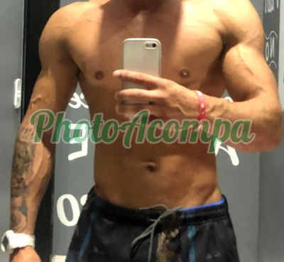 Lucas, garoto de programa em Santos