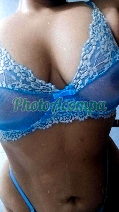 Lia Sanches, garota de programa em Curitiba