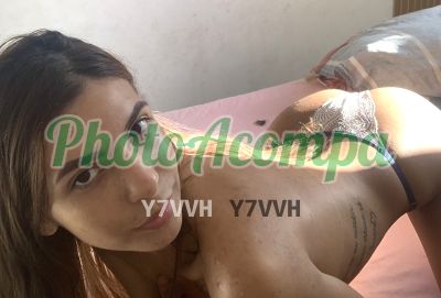 Isis, mulher que faz videochamadas e sexting