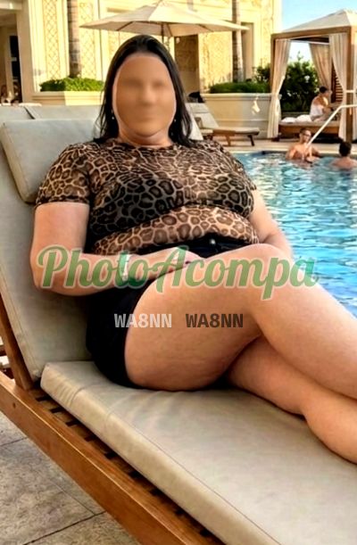 Nanda Coroa Virtual, mulher que faz videochamadas e sexting
