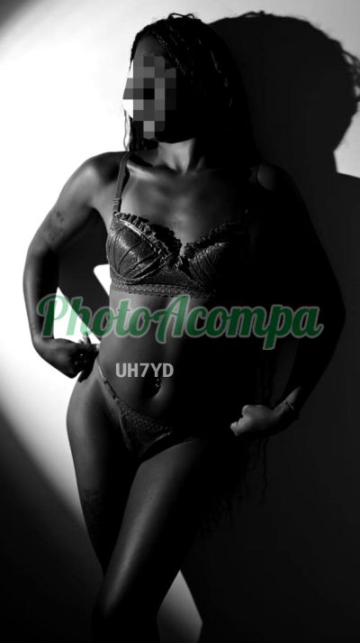 Preta, garota de programa em Porto Alegre