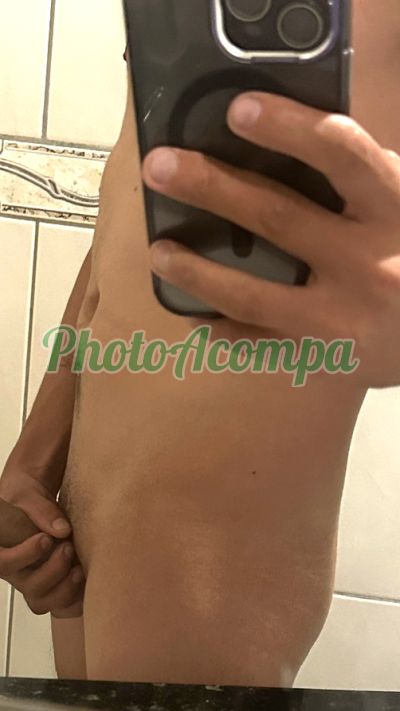 Santiago (61) 98128-1941, garoto de programa em Brasília