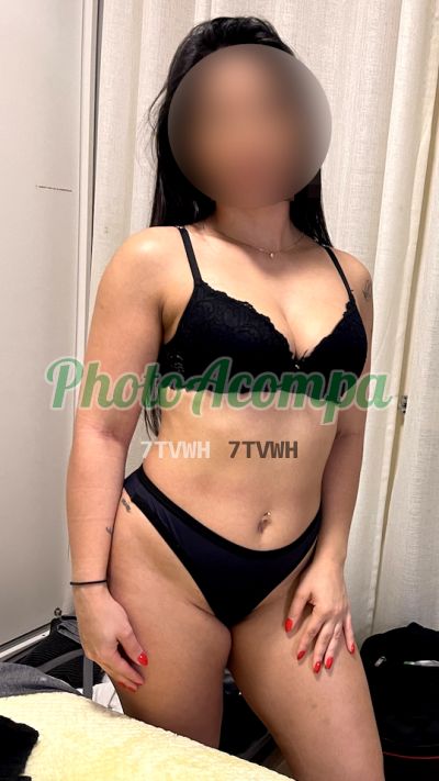 Luciana, mulher que faz videochamadas e sexting