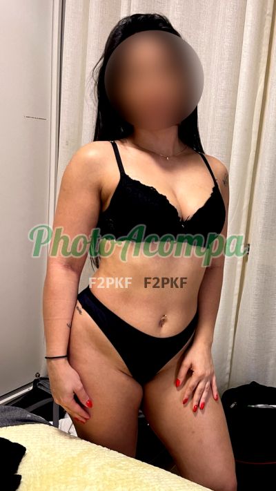 Luciana, mulher que faz videochamadas e sexting