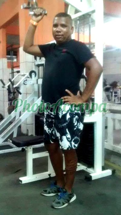 Victor Hugo (71) 98256-0437, garoto de programa em Salvador
