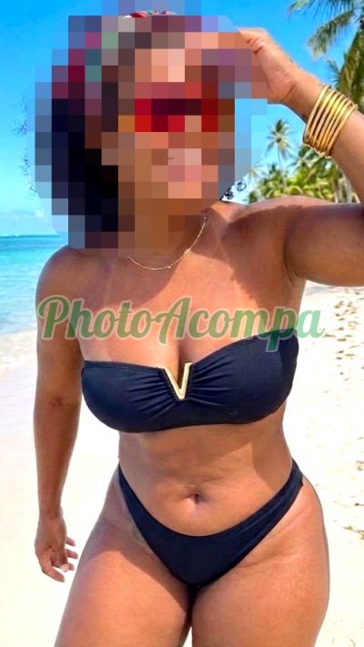 Ju, mulher que faz videochamadas e sexting