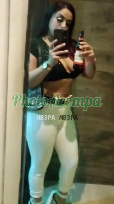 Larissa (19) 98705-1689, garota de programa em Petrópolis