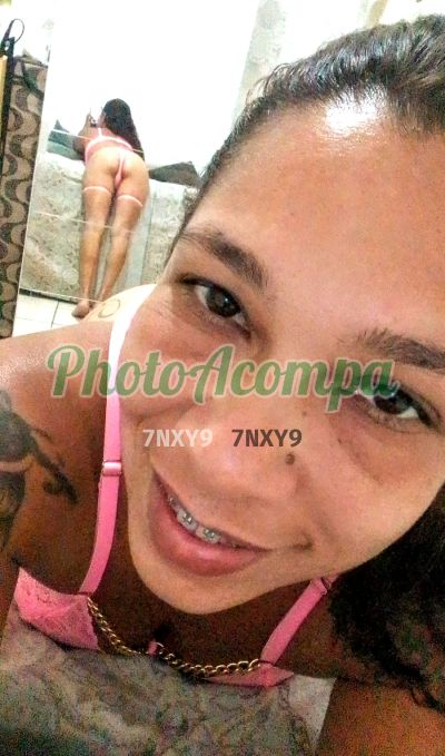 Larissa Gomes, mulher que faz videochamadas e sexting
