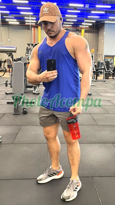 Max (92) 98233-1990, garoto de programa em Manaus