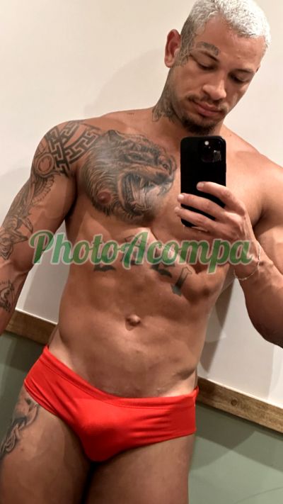 Jotta (21) 99053-8349, garoto de programa em Copacabana (RJ)