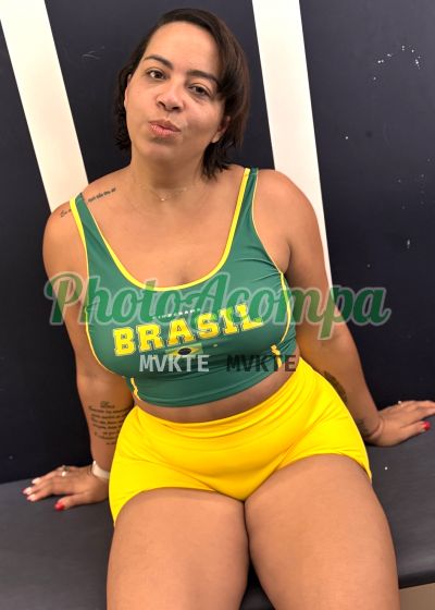 Emanuelly, mulher que faz massagens eróticas na Zona Oeste (SP)