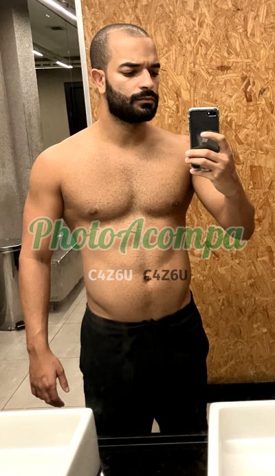 Roberto (21) 97013-9206, garoto de programa na Zona Sul (RJ)