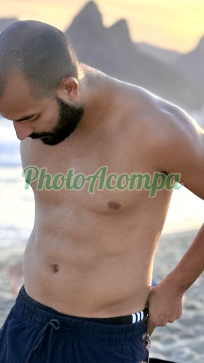 Roberto (21) 97013-9206, garoto de programa na Zona Sul (RJ)