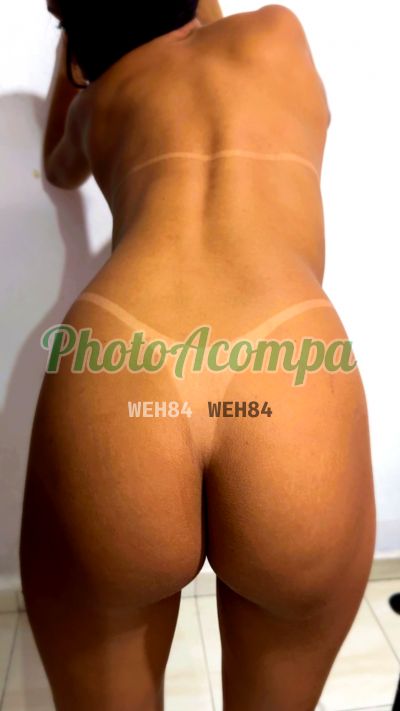 Júlia, acompanhante em Jacareí