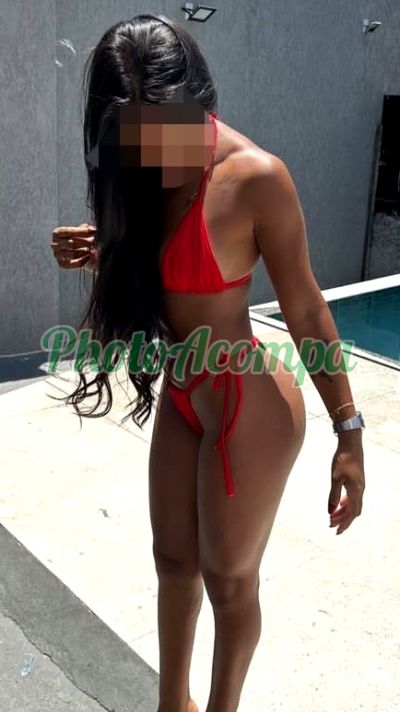Júlia, garota de programa em Niterói