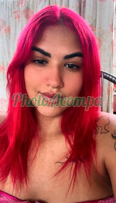 Nicole, mulher que faz videochamadas e sexting