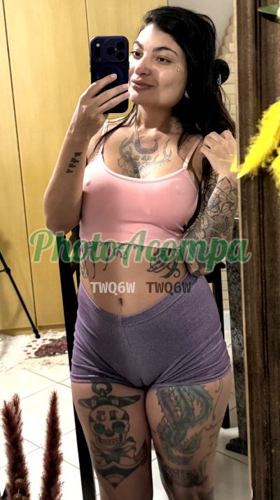Greluda Rosinha, mulher que faz videochamadas e sexting