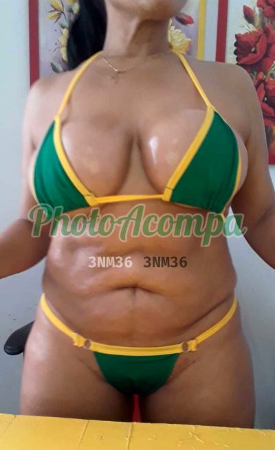 Agatha, mulher que faz videochamadas e sexting