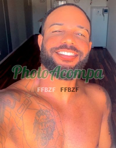 Vasconcellos (21) 99771-6598, homem que faz massagens eróticas no Centro (RJ)