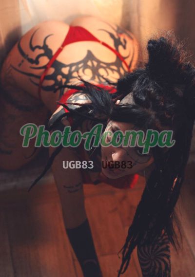 Goddess Nix, mulher que faz videochamadas e sexting