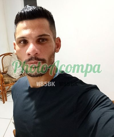 Leo (11) 93162-6135, garoto de programa em Bertioga