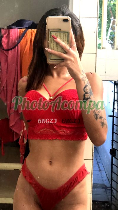 Vivi, mulher que faz videochamadas e sexting