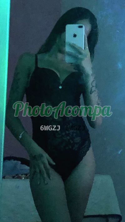 Vivi, mulher que faz videochamadas e sexting