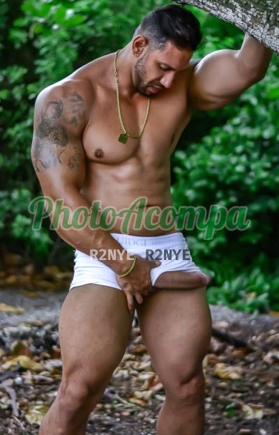 Enzo Ferrara, garoto de programa em São Paulo