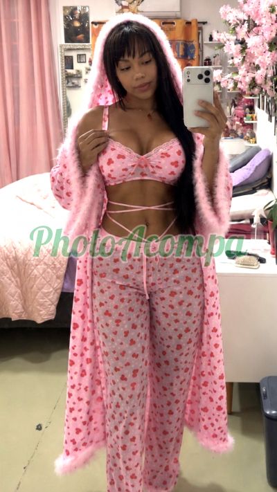 Yuna Mesquita (11) 91253-3835, travesti na Liberdade (SP)