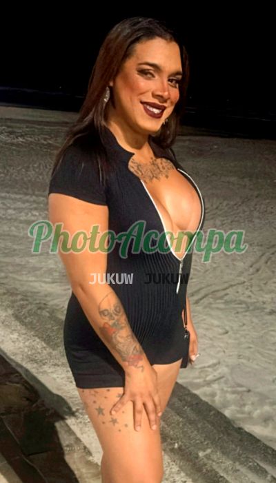 Boneca grandona, travesti em São Paulo