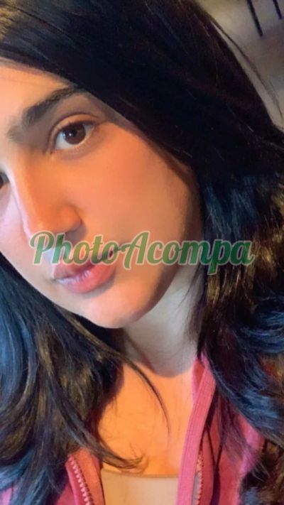 Ana Caroline, mulher que faz videochamadas e sexting