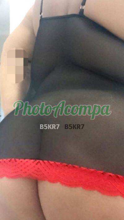 Maya Loren, mulher que faz videochamadas e sexting