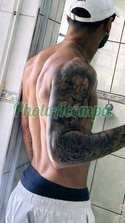 Henrique, garoto de programa na Zona Norte (SP)