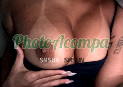 Aysha, mulher que faz videochamadas e sexting