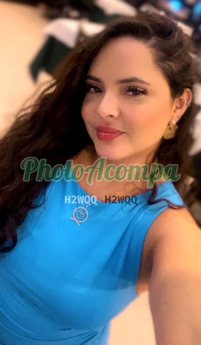 Ayla Romani, mulher que faz videochamadas e sexting