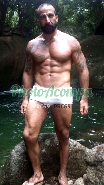 Vitor Hugo da Silveira (21) 96434-0888, homem que faz massagens eróticas na Barra da Tijuca (RJ)